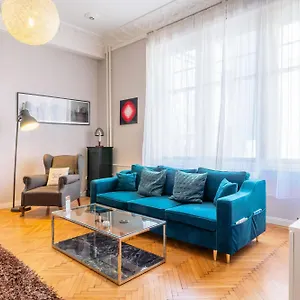 Sleep'n With Air Conditioner Apartamento